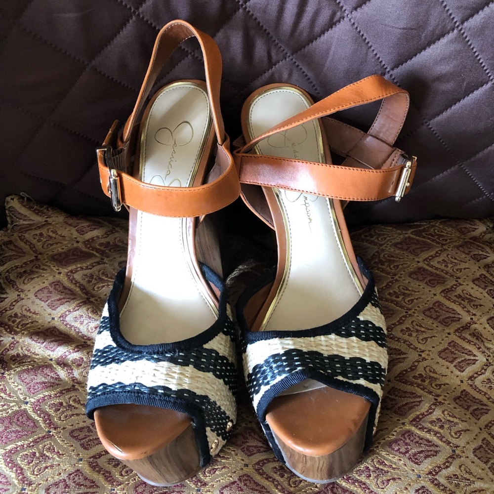 Jessica Simpson Daelyn Platform  heels